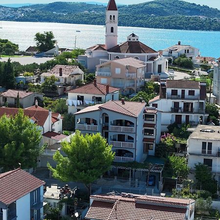 Apartmani Stanic Seget Vranjica Exteriör bild