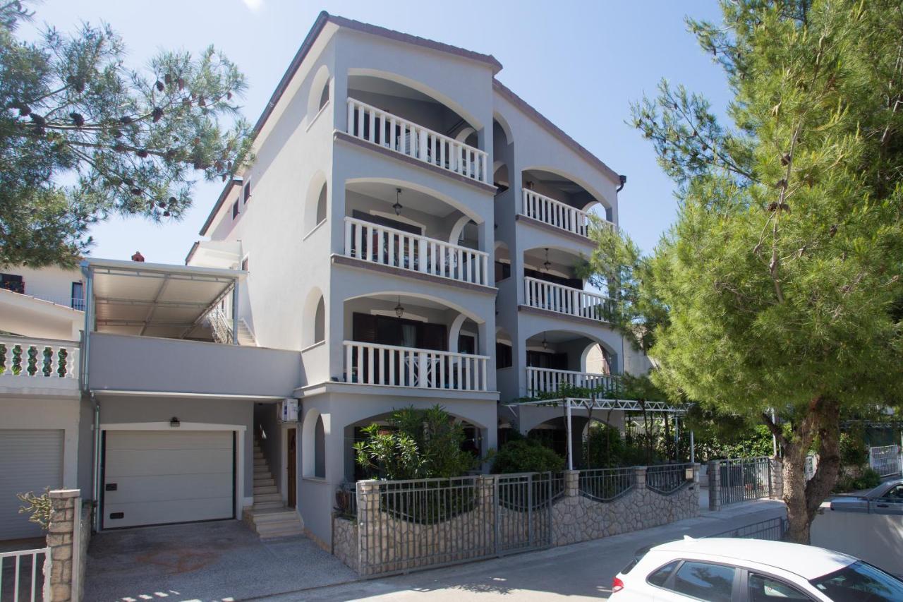 Apartmani Stanic Seget Vranjica Exteriör bild