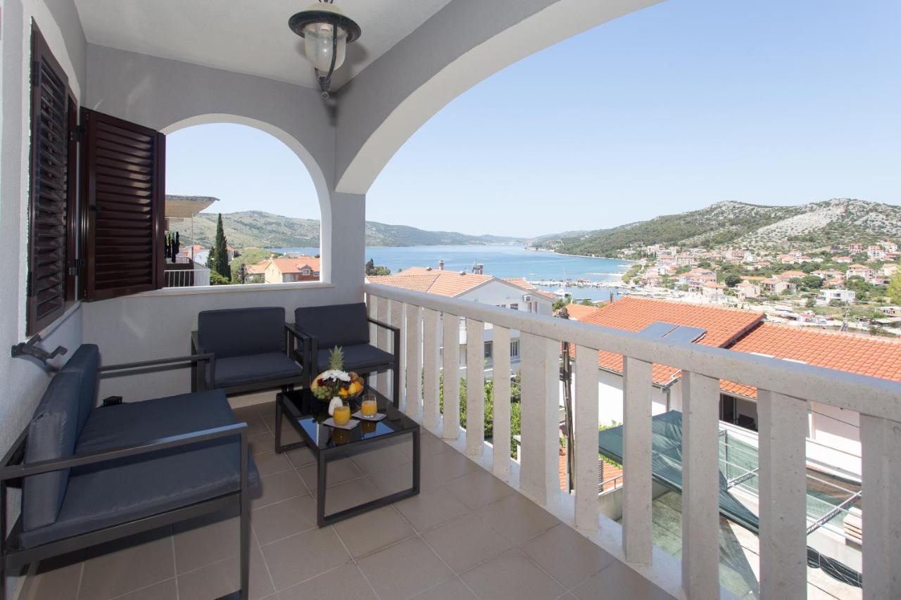 Apartmani Stanic Seget Vranjica Exteriör bild