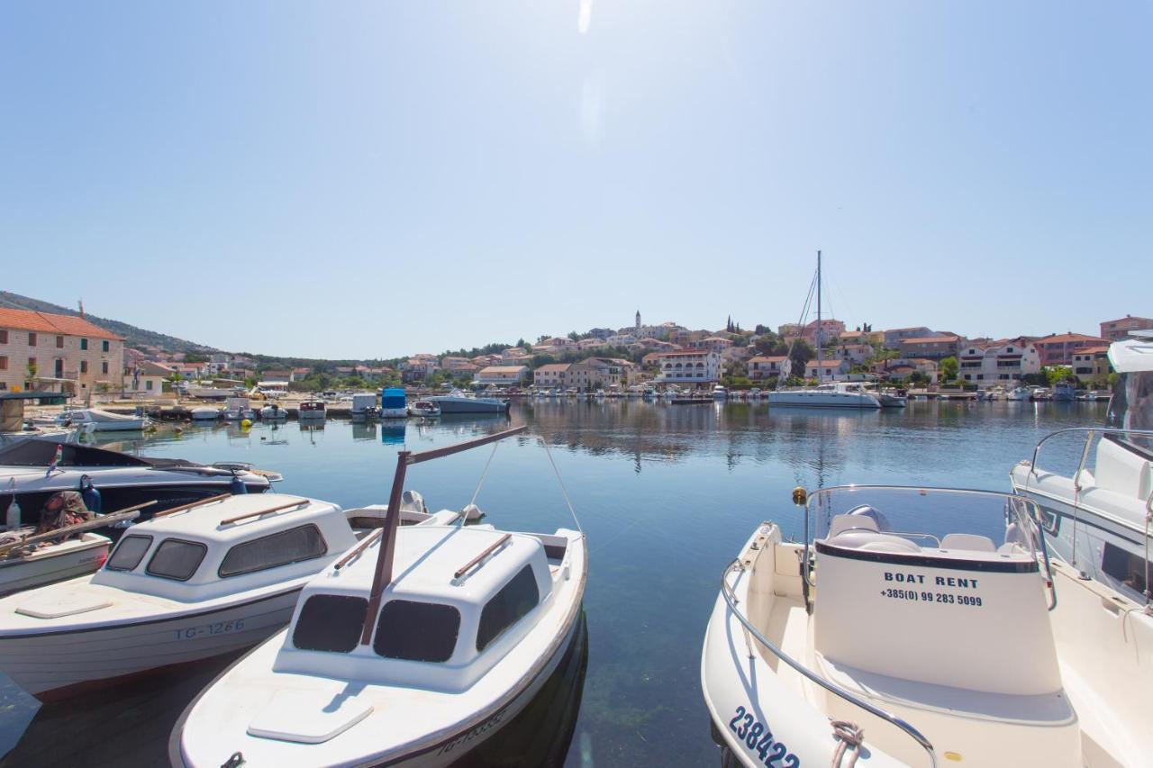 Apartmani Stanic Seget Vranjica Exteriör bild
