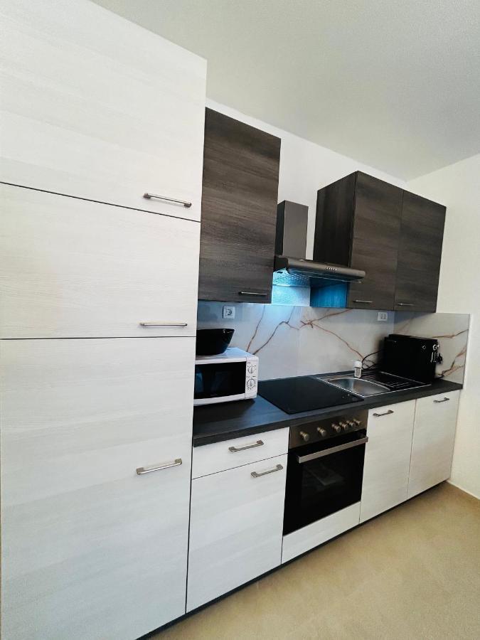 Apartmani Stanic Seget Vranjica Exteriör bild