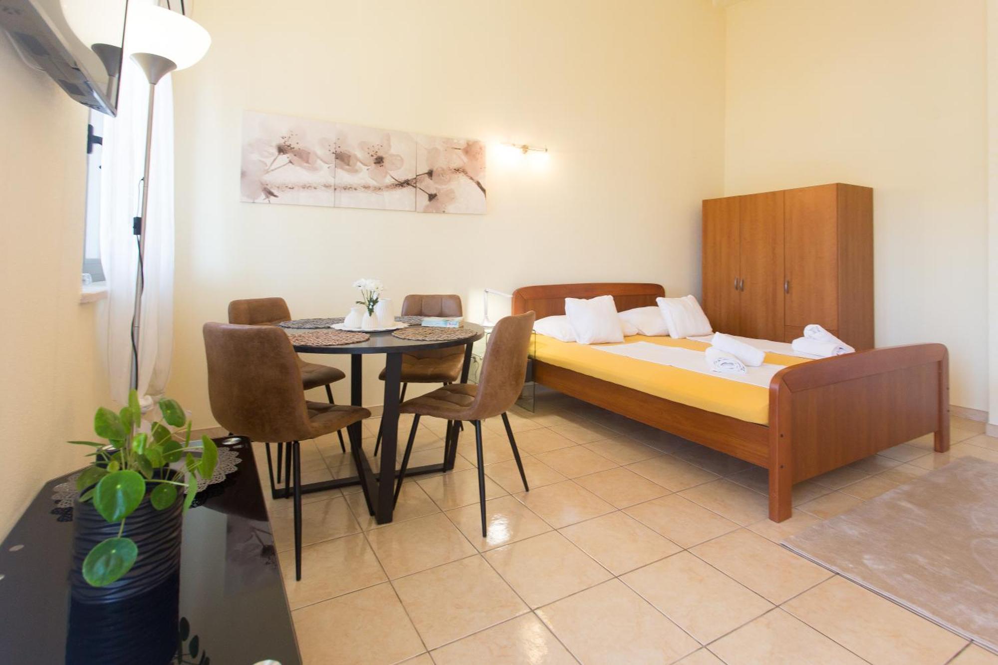 Apartmani Stanic Seget Vranjica Rum bild
