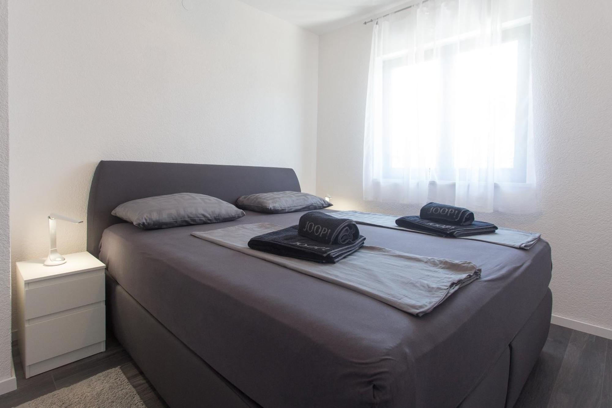 Apartmani Stanic Seget Vranjica Rum bild