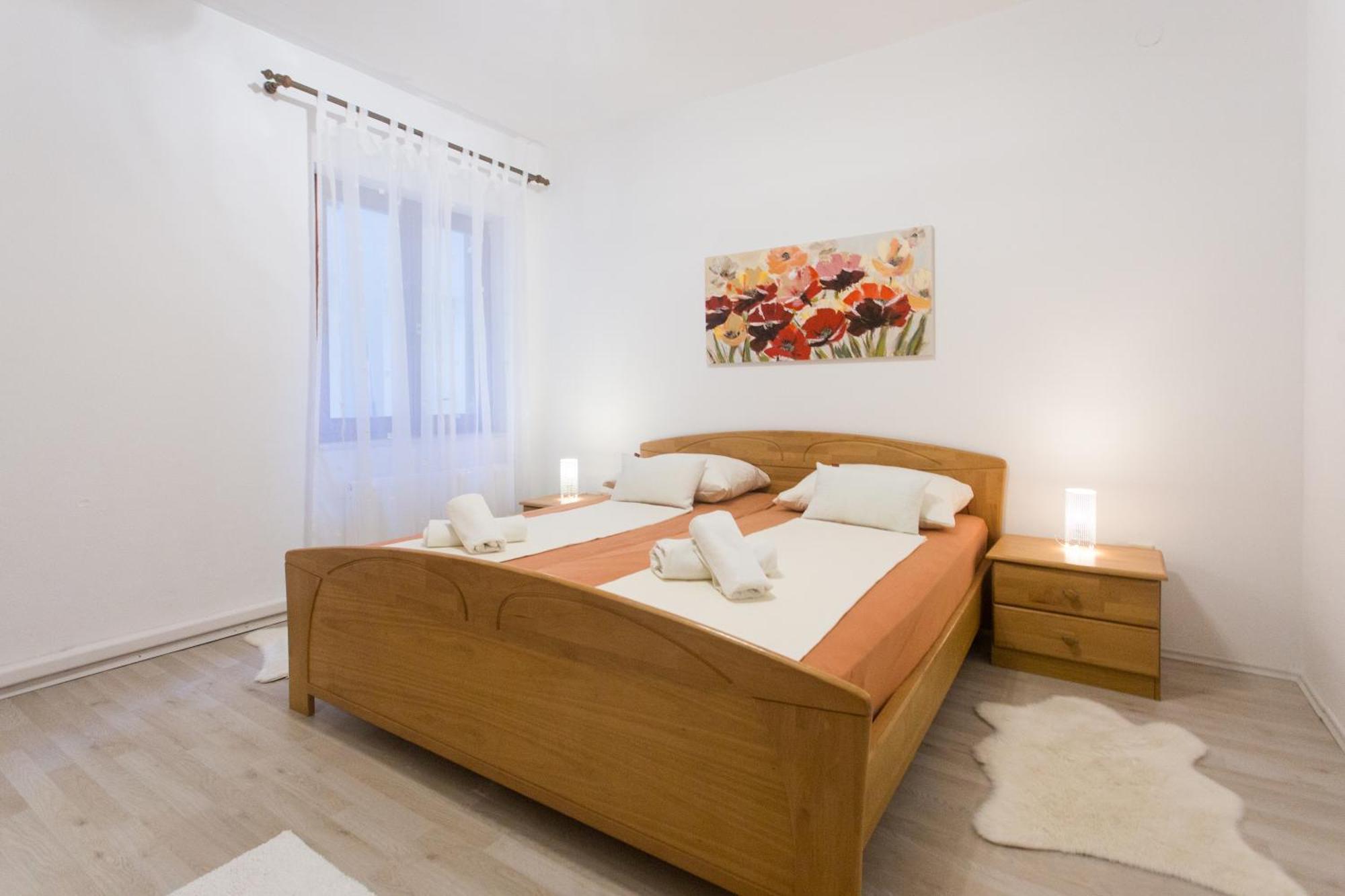 Apartmani Stanic Seget Vranjica Rum bild