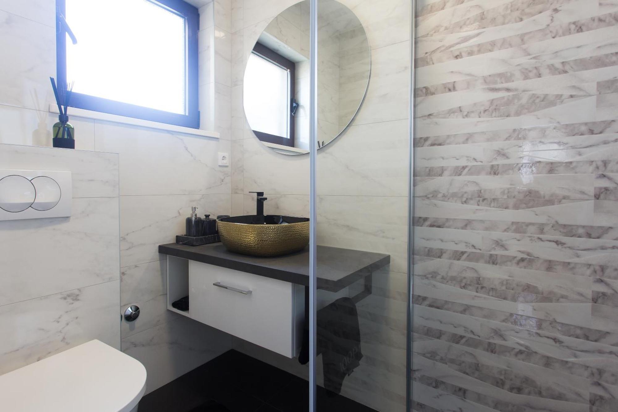 Apartmani Stanic Seget Vranjica Rum bild