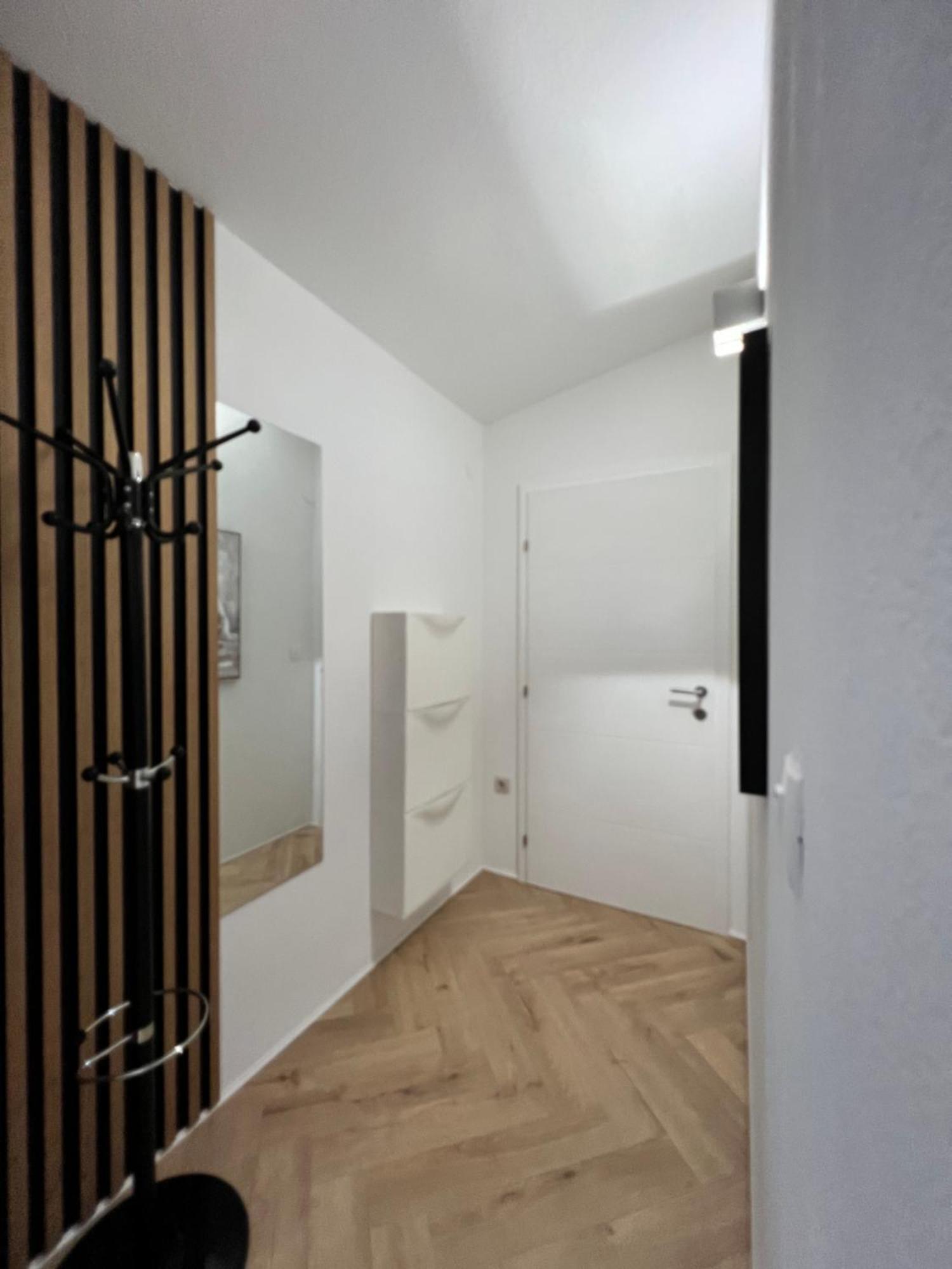 Apartmani Stanic Seget Vranjica Exteriör bild