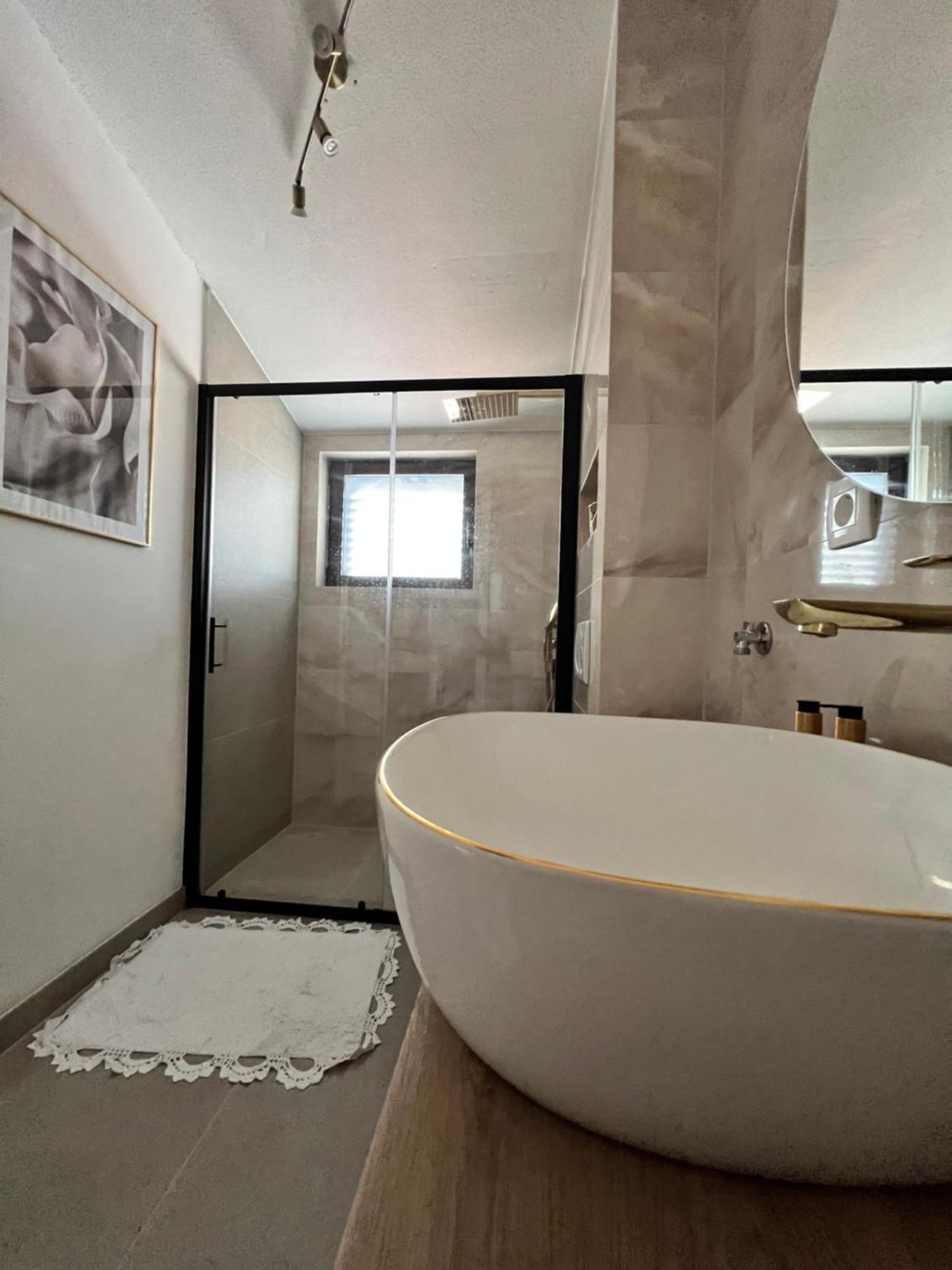 Apartmani Stanic Seget Vranjica Exteriör bild