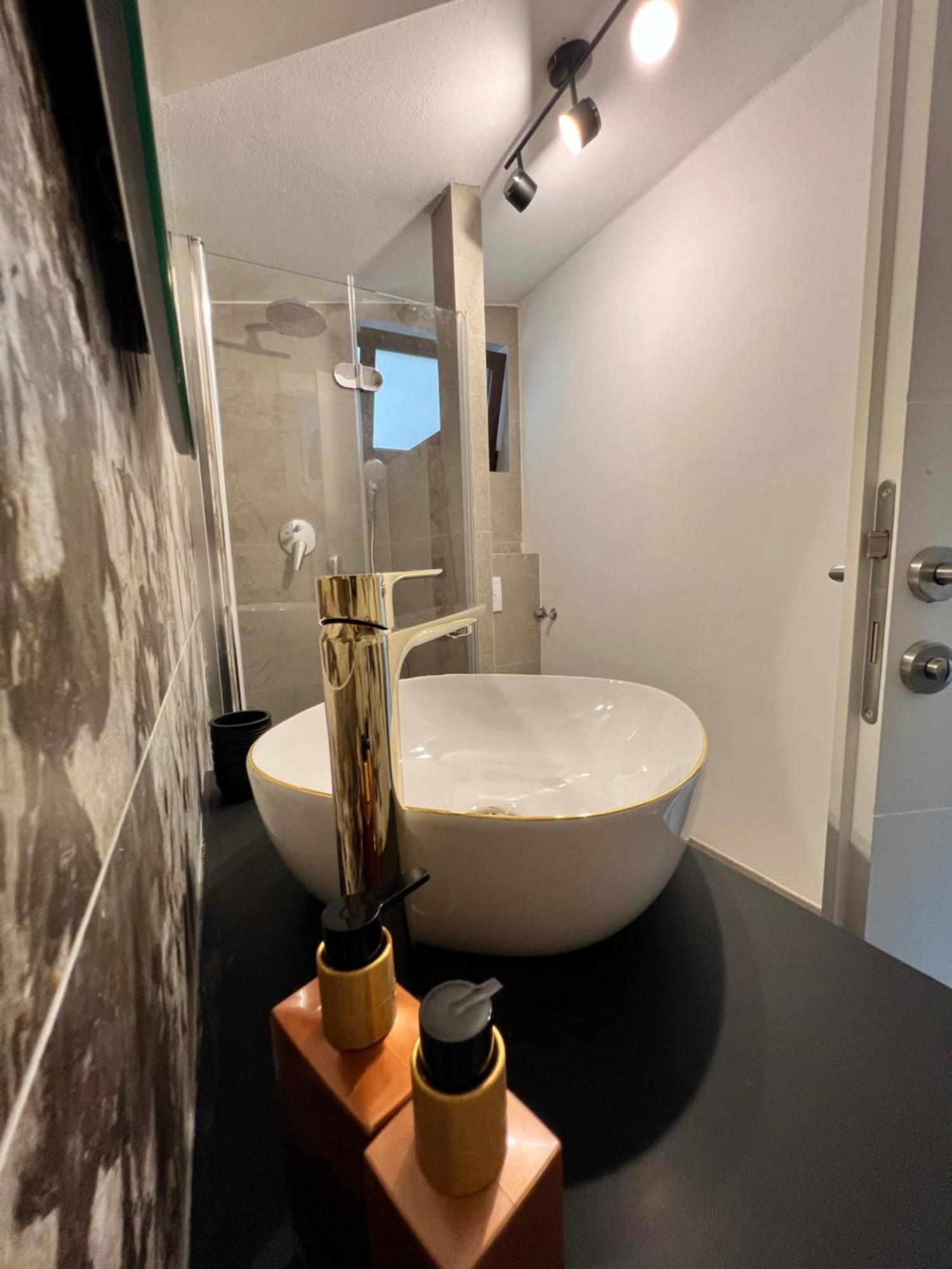 Apartmani Stanic Seget Vranjica Exteriör bild