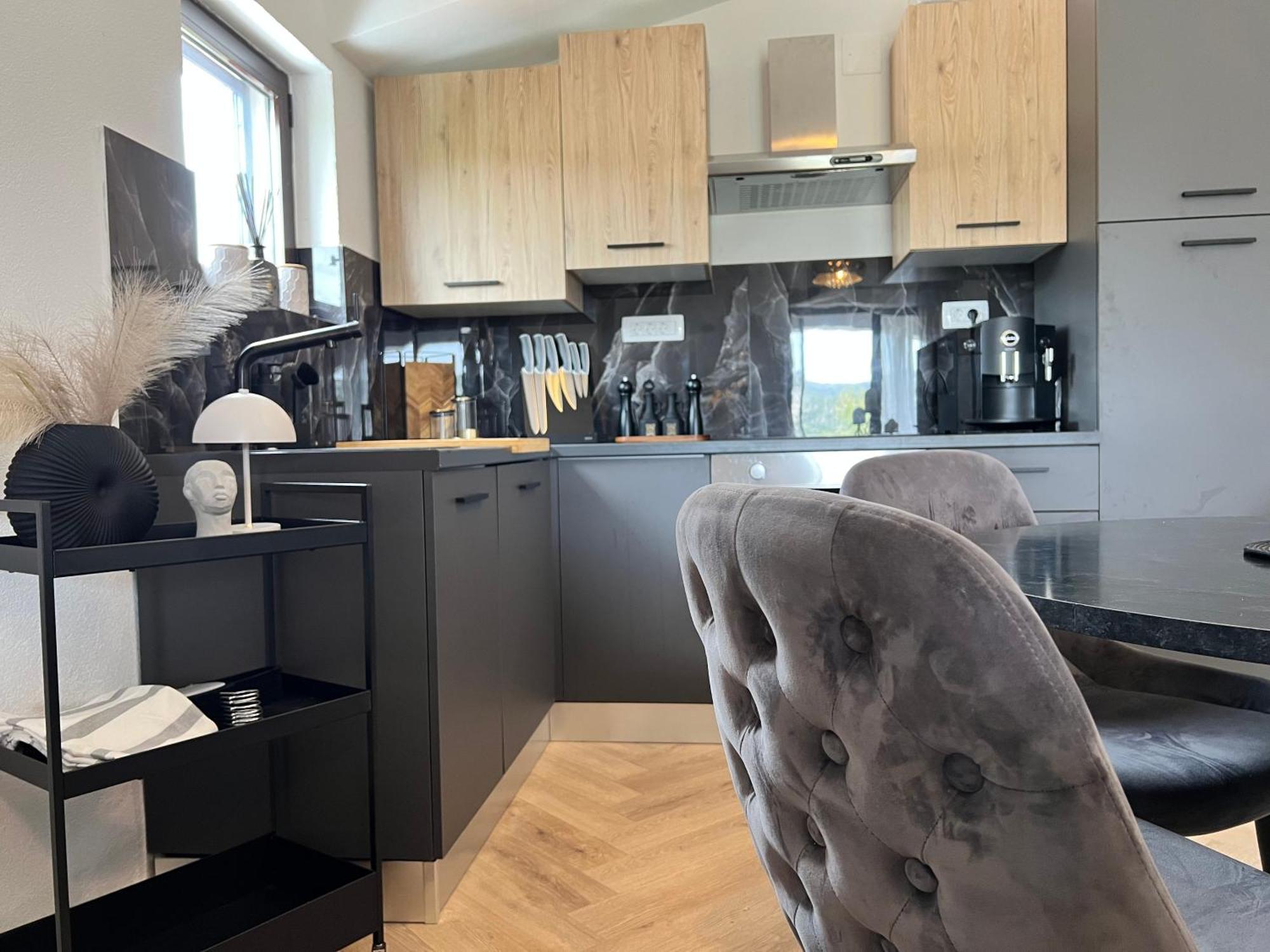 Apartmani Stanic Seget Vranjica Exteriör bild