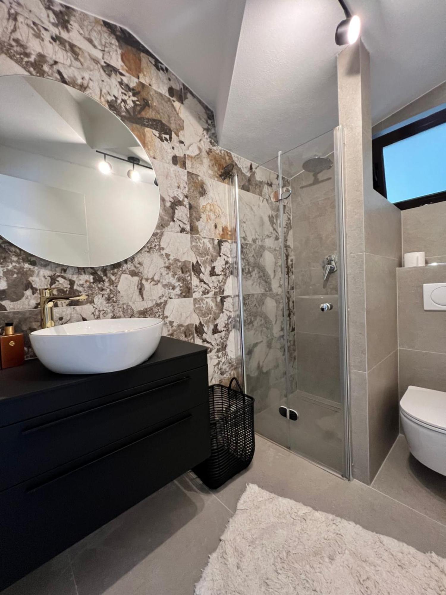 Apartmani Stanic Seget Vranjica Exteriör bild